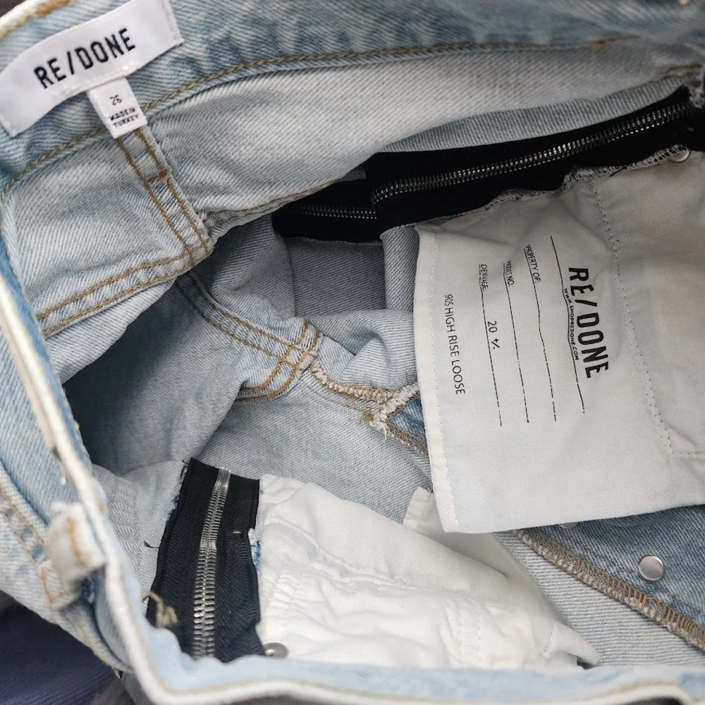 RE/DONE 90s high rise loose jeans zip side detail light wash size 26